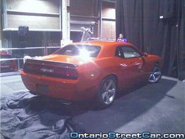 Carscoop_Dodge_Challenger_3.jpg