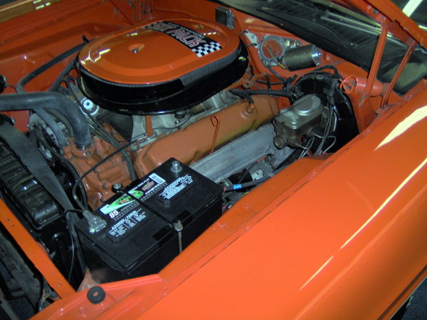1970_Dodge_Challenger_RT_440_Six-Pack_engine.jpg